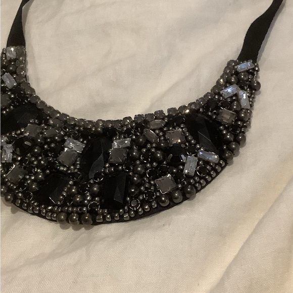 Pretty beaded collar - Picture 2 of 3